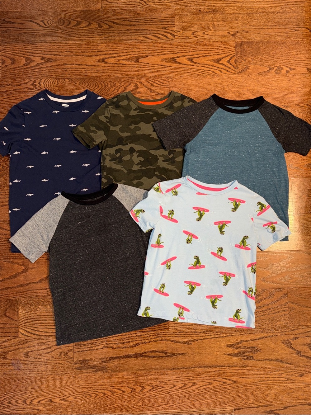 Size 8/M boys bundle of 5 short sleeve t-shirts from Old Navy.